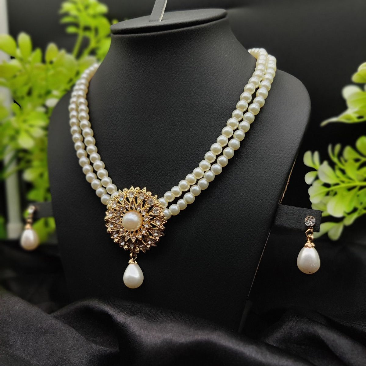 Imported Radiant Double-Layered Pearl Necklace with Golden