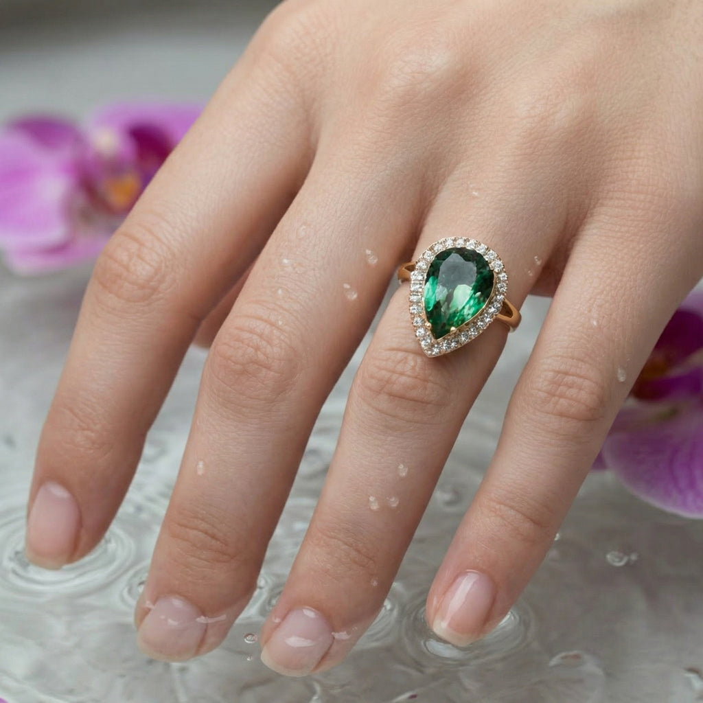 Luxury Teardrop Crystal Ring