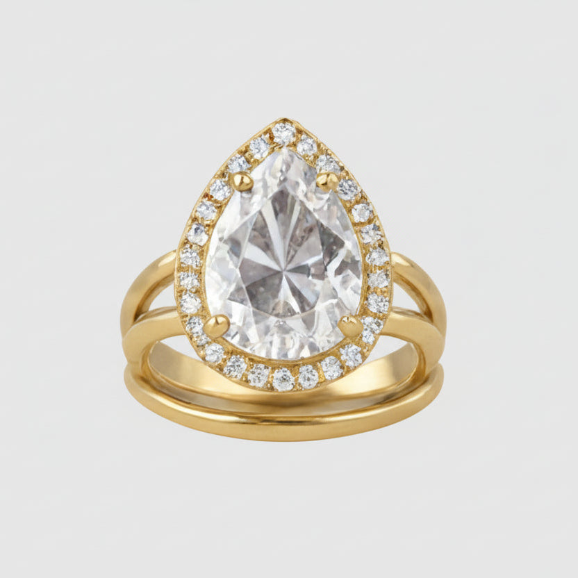 Luxury Teardrop Crystal Ring